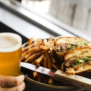 Pinch Kitchen: Burger & Beer 2