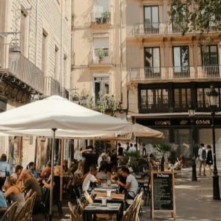 Barcelona: Visita guiada a pie + degustación de tapas y bebidas 3