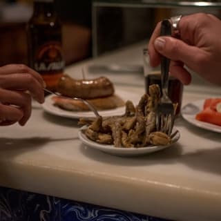 Barcelona: Visita guiada a pie + degustación de tapas y bebidas 21