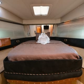 Dubai Marina: noleggio yacht di lusso 58 piedi – Etosha 9