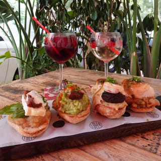 Sangría & Tapas para 2 personas en Sagrada Familia 3