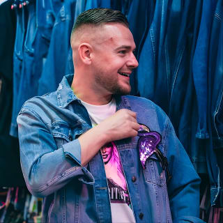 Custom a unique denim jacket with French celebrities’ designer 7