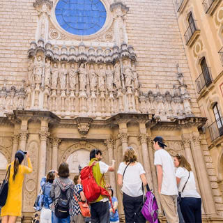 Montserrat al detall des de Barcelona 1