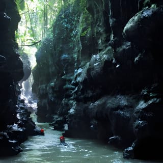 Body Rafting™ & -Höhlenwandern in einem Naturschutzgebiet 2