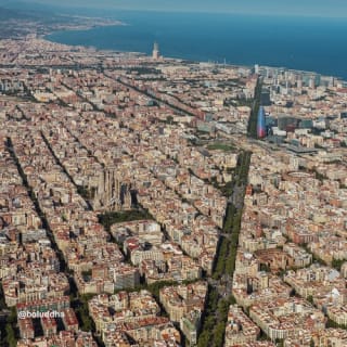 Erlebe die Skyline von Barcelona aus der Vogelperspektive 5