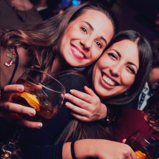 De copas y chupitos en Jockey 1