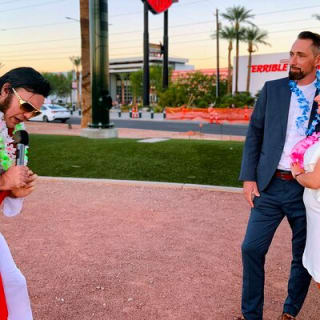 Cásate con Elvis en Las Vegas Cartel con fotos lncluido 32