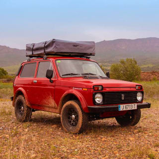 Escapada en coche camperizado Lada Niva 1