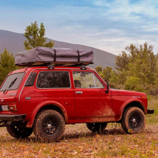 Escapada en coche camperizado Lada Niva 3