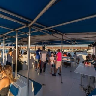 Barcelone : coucher de soleil depuis la mer, musique et boissons 15