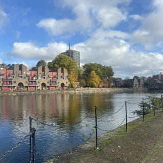 Historical London: The Docklands of East End Outdoor Exploration Game 5