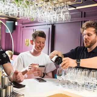 Guided Gin Tour in Belfast 3