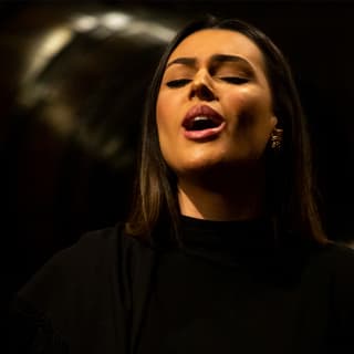 Espetáculo de Fado com um cálice de vinho no Ateneu 1