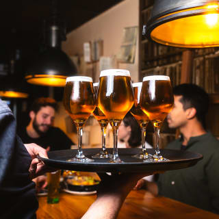 Cata de cervezas en la mística coctelería Quimica 2