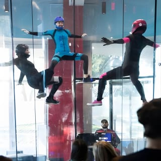 Experiencia de paracaidismo indoor en Sacramento con 2 vuelos y certificado personalizado 6