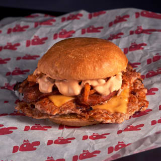 Menú de hamburguesa con patatas + bebidas + postre o café en el Barrio de Salamanca 4