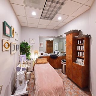 VIP 90 Minute Reflexology and Massage Combo 3
