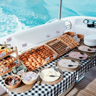 Dubai Marina: Luxury Yacht Tour with Breakfast or BBQ 6