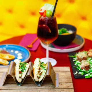 Tapas maridadas con cócteles Roku Gin en Jardinet de Gràcia 1