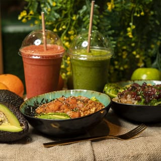 Menú gourmet hawaiano en Poke Friendly 4