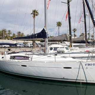 Private sailing and paddlesurfing tour with skipper up to 11 people 12