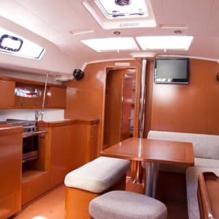 Private sailing and paddlesurfing tour with skipper up to 11 people 14