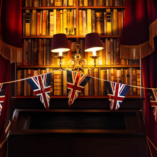 Treasures of London: The Royal Family Private Tour 7