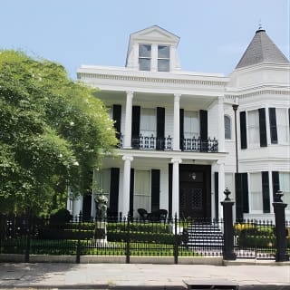 New Orleans Homes of the Rich and Famous Tour of the Garden District 5