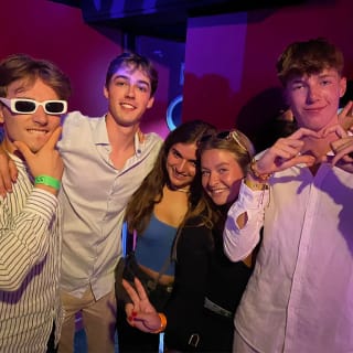 TOURNÉE DES BARS DE MADRID : shots GRATUITS, ENTRÉE DANS LES CLUBS VIP ET GUIDE DE LA SOIRÉE 2