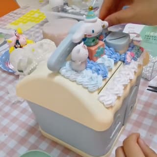Taller de pegamento en crema: Haz tu propia hucha 2