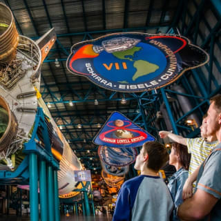 Complexe des visiteurs du centre spatial Kennedy de la NASA : Admission journalière 6