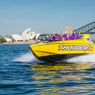 30-Minuten Sydney Harbour Jet Boat Ride: Thunder Twist 3