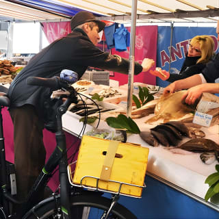 Stroll a Local French market & have a picnic 5