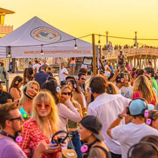 Sunset Vibes Silent Disco en Hermosa Beach 6