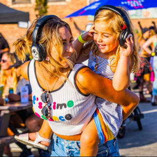 Sunset Vibes Silent Disco en Hermosa Beach 7