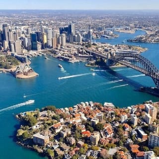 20-Minute Helicopter Flight Over Sydney and Beaches 1