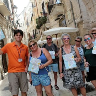 Questa è Bari: Tour a Piedi o in Bici 4