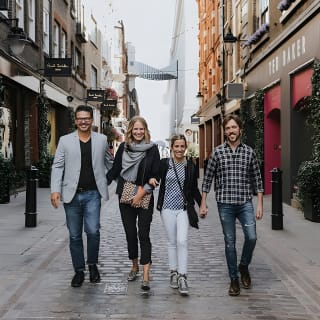 Private Vacation Photography Session with Local Photographer in London 8