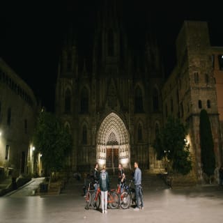 Barcelone Night Bike Tour avec tapas et cava 2