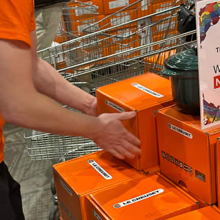 The Le Creuset Factory to Table Sale - Farnborough 5