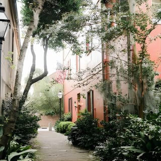 Hidden Alleyways and Historic Sites Small-Group Walking Tour 12