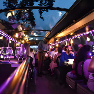 Dîner en bus à Paris avec champagne depuis les Champs-Élysées 2