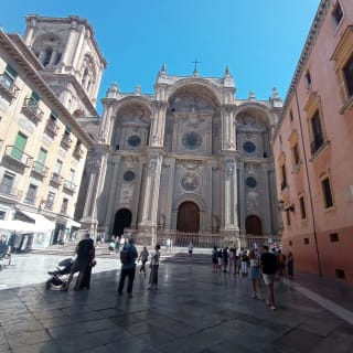 Medieval Granada Outdoor Exploration Game 4