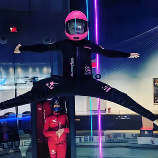 Experiencia de paracaidismo indoor en Sacramento con 2 vuelos y certificado personalizado 9