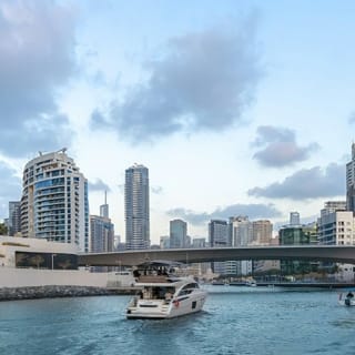 Dubai: 2-Hour Luxury Yacht Tour + Snacks & Drinks 10