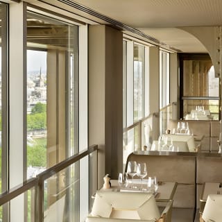 Dîner en début de soirée à Paris à la Madame Brasserie de la Tour Eiffel 13
