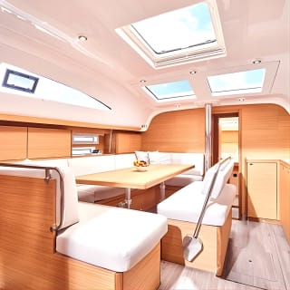 Private Day Charter auf Amazing Mowgli 9