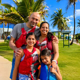 San Juan: Kids and Family Snorkeling with Complimentary Videos 2