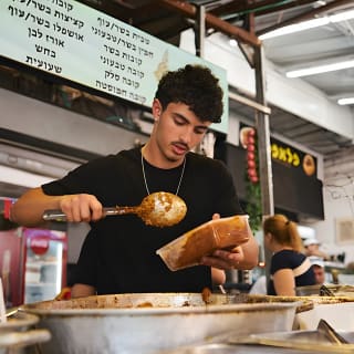 סיור בשוק הכרמל מסע קולינרי בתל אביב 8