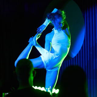 Dinner and Show at ‘Talk and Tease’ 5